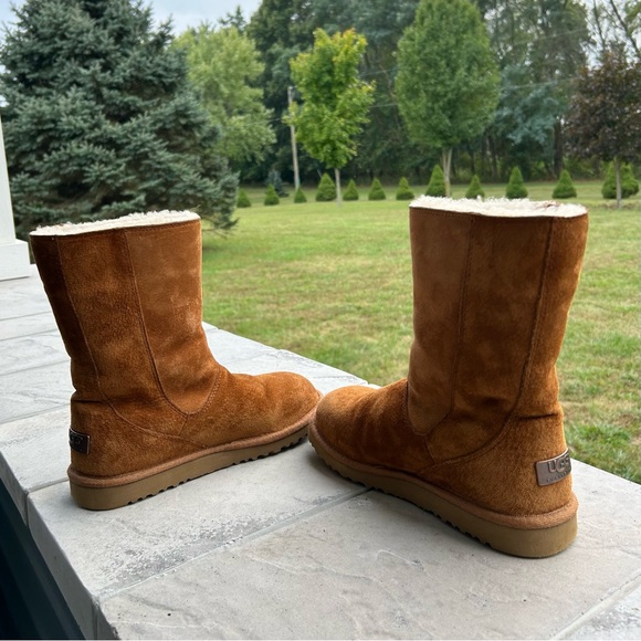 UGG Peyton boots rainbow zipper size 4 - Picture 3 of 8